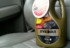 Vlastnosti motorových olejov od spoločnosti Lukoil spoločnosti Lukoil Lux motorový olej polosyntetický 5w40