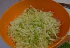 Wild garlic and cabbage or my favorite spring salad Salad with wild garlic cabbage