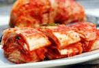 Cavolo di Pechino alla coreana: una ricetta semplice per il kimchi e il condimento chimchi Kimchi