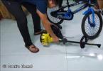 Do-it-yourself bicycle with a trimmer motor Great with a trimer motor