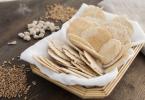 Pane croccante di grano saraceno Pane croccante soffiato: benefici e danni