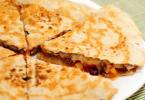 Delicious tortilla with meat according to the classic recipe