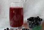Chokeberry compote: recipes for simple and healthy preparations