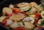 Ízletes burgonyaételek (sült, sült, főtt, pépesített, párolt, sült krumpli) - egyszerű és ünnepi receptek lépésről lépésre készült fotókkal az otthoni főzésről sietve